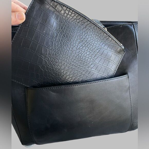 Nine West Large Tote Bag Vegan Leather plus Accessory Pouch EUC - Picture 16 of 16